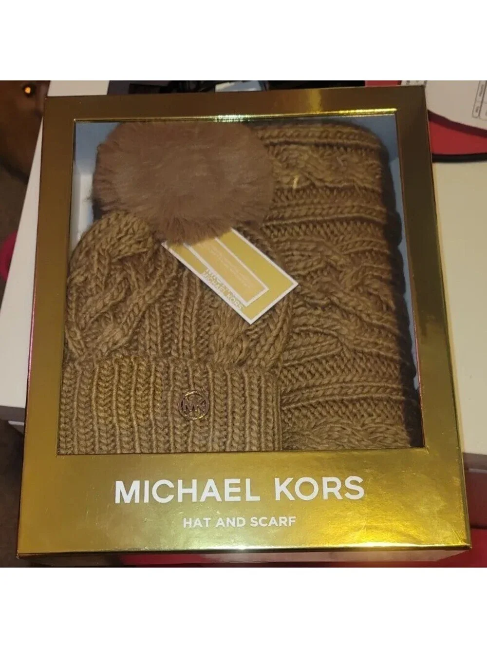 MICHAEL KORS POM POM HAT & SCARF BOXED SET CABLE KNIT WINE WARM & COZY -BROWN